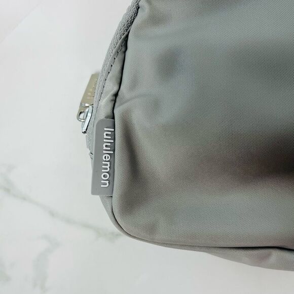 Lululemon Silver Drop Gray Everywhere Belt Bag NWT - Picture 9 of 13